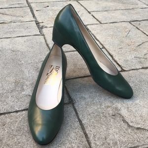 Vintage SALVATORE FERRAGAMO Green Leather Pumps